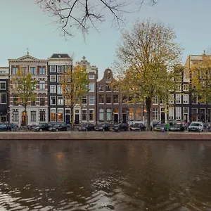 4* Отель The Pavilions Amsterdam, The Toren